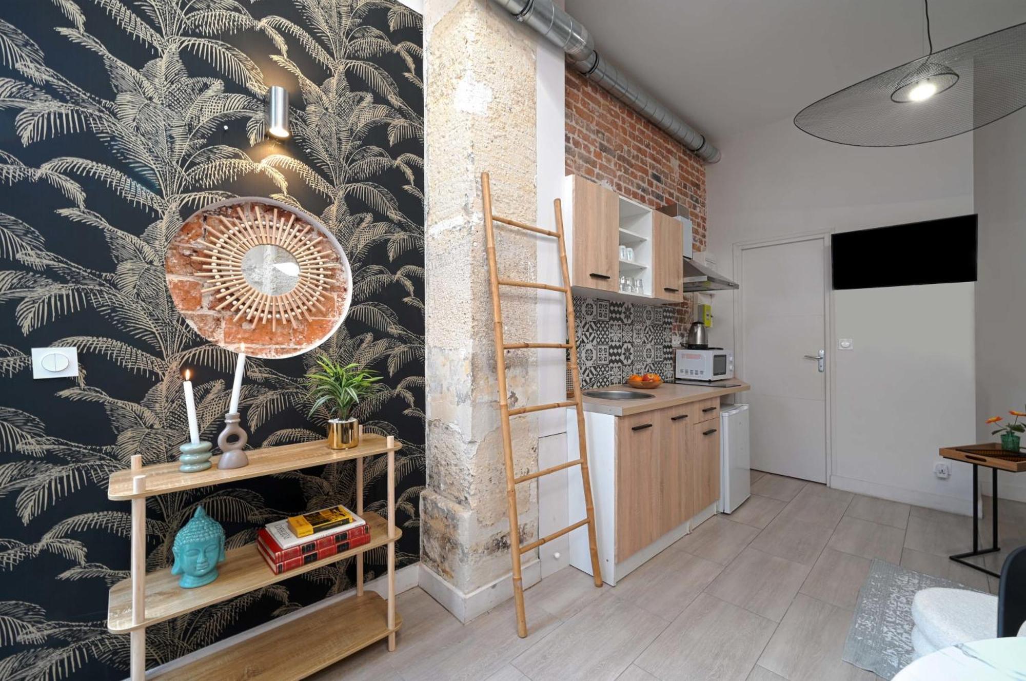Appartamento 2 Bed Modern Fully Furnish Flat,Close To Buttes Chaumon Park Parigi Esterno foto