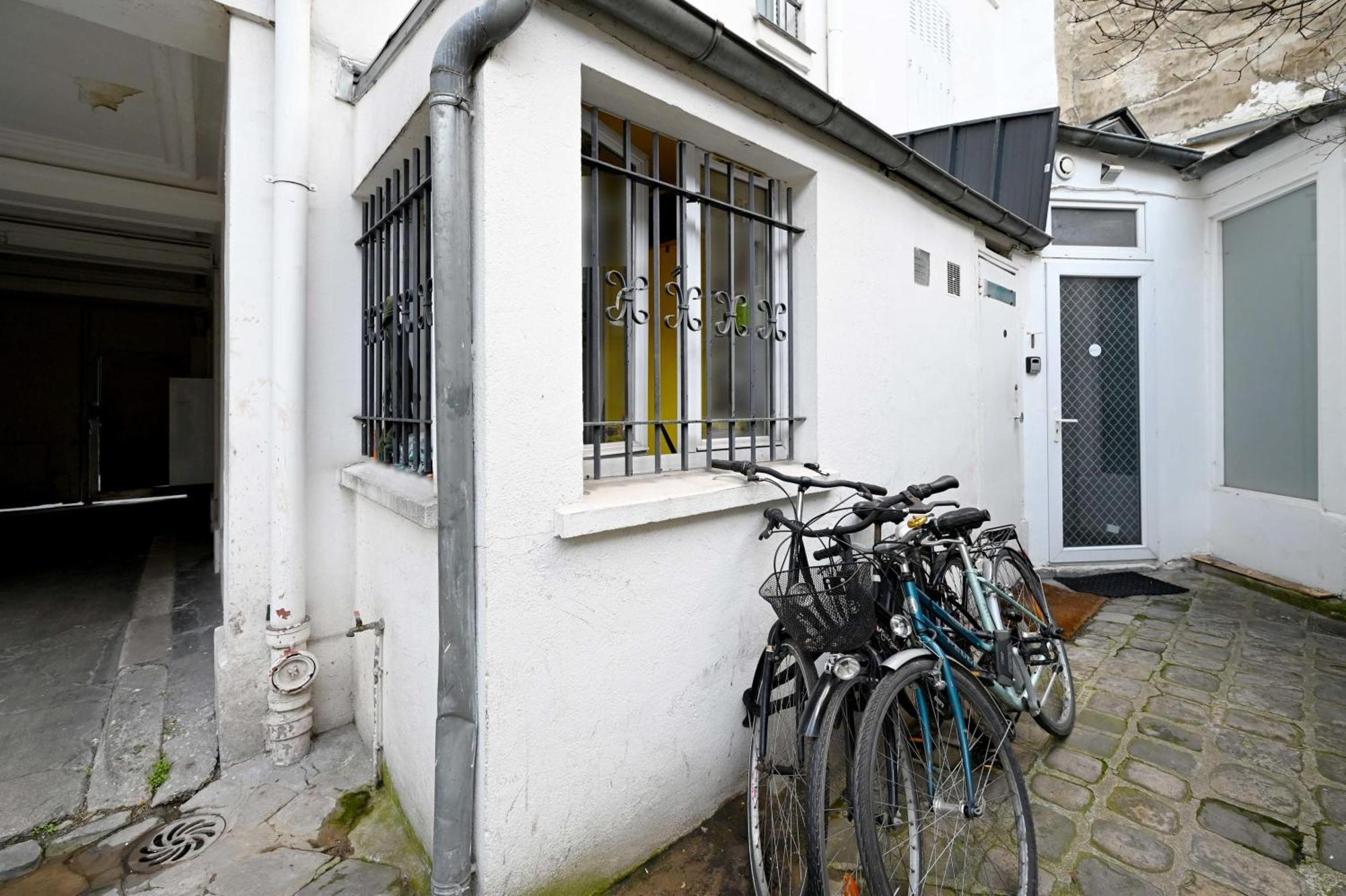 Appartamento 2 Bed Modern Fully Furnish Flat,Close To Buttes Chaumon Park Parigi Esterno foto